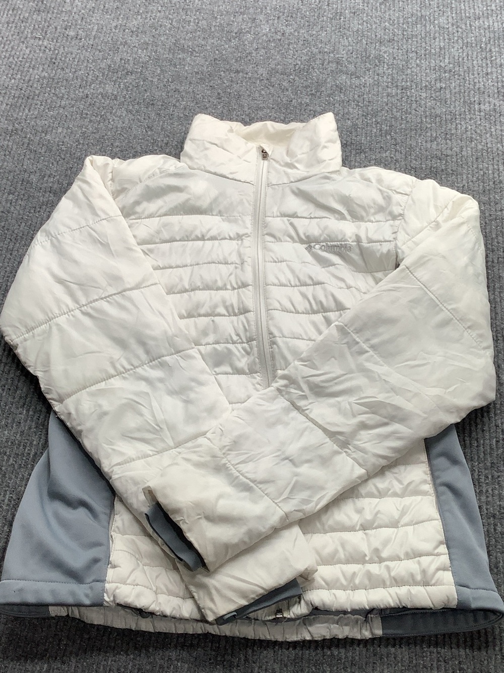 Columbia White Puffer Jacket with Light Gray Side Panels